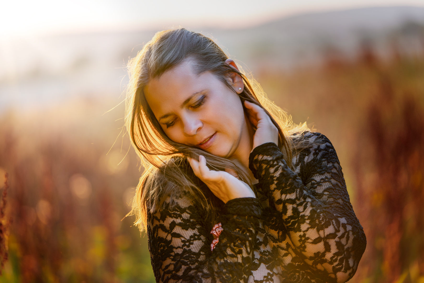 Fotoshooting frau im Sonnenuntergang Fotoshooting frau im Sonnenuntergang